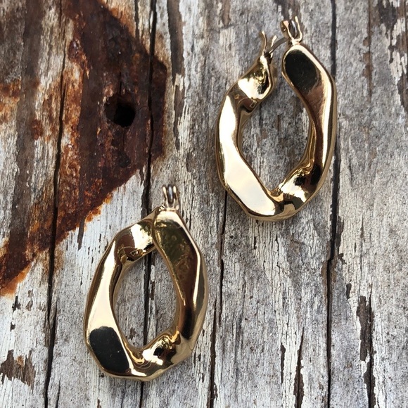 Michel Gold Chain Link Hoop Earrings! - Picture 6 of 7